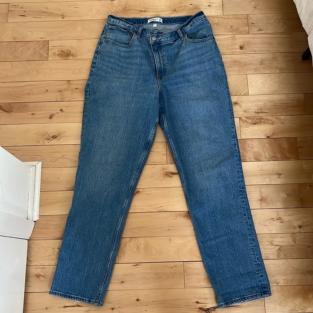 Abercrombie curve Love 90s straight jeans